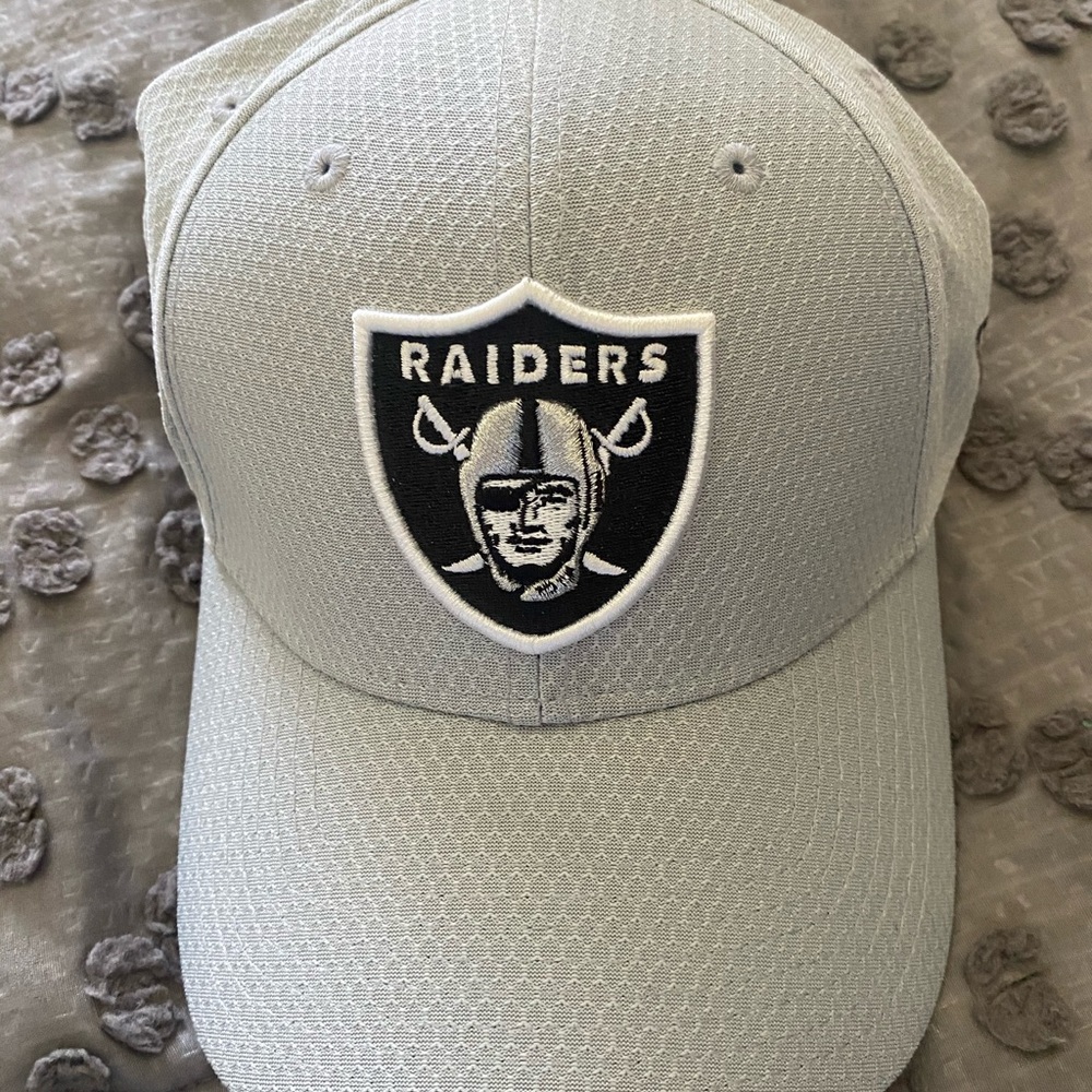 Raider Men’s Hat Adjustable